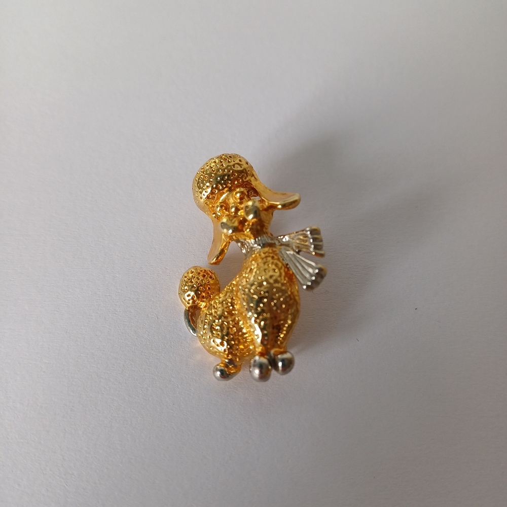 Gold Tone Poodle Brooch 1 1/4"